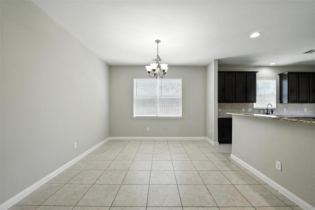 2401 Fall Leaf Court Property Photo 3