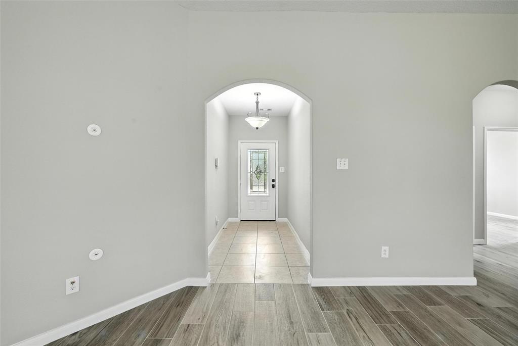 2401 Fall Leaf Court Property Photo 7