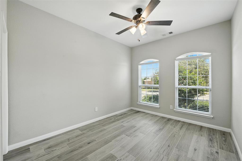 2401 Fall Leaf Court Property Photo 14