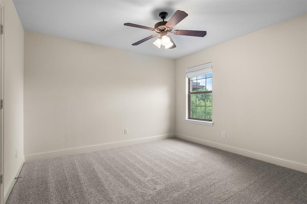 304 Creekside Trail Property Photo 32