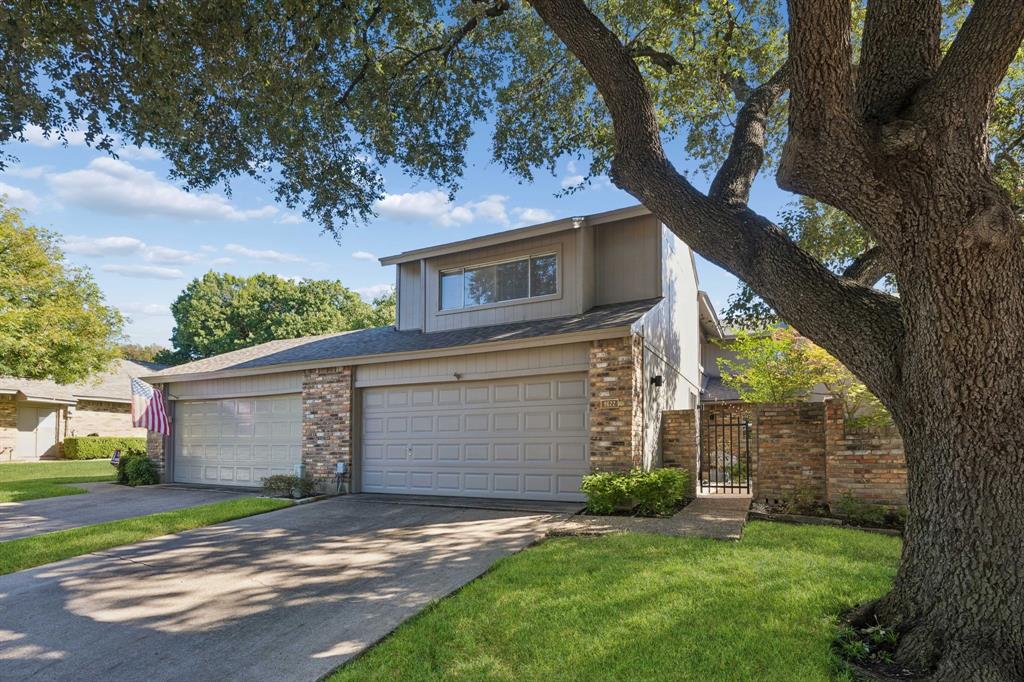 9622 Highland View Drive Property Photo 1