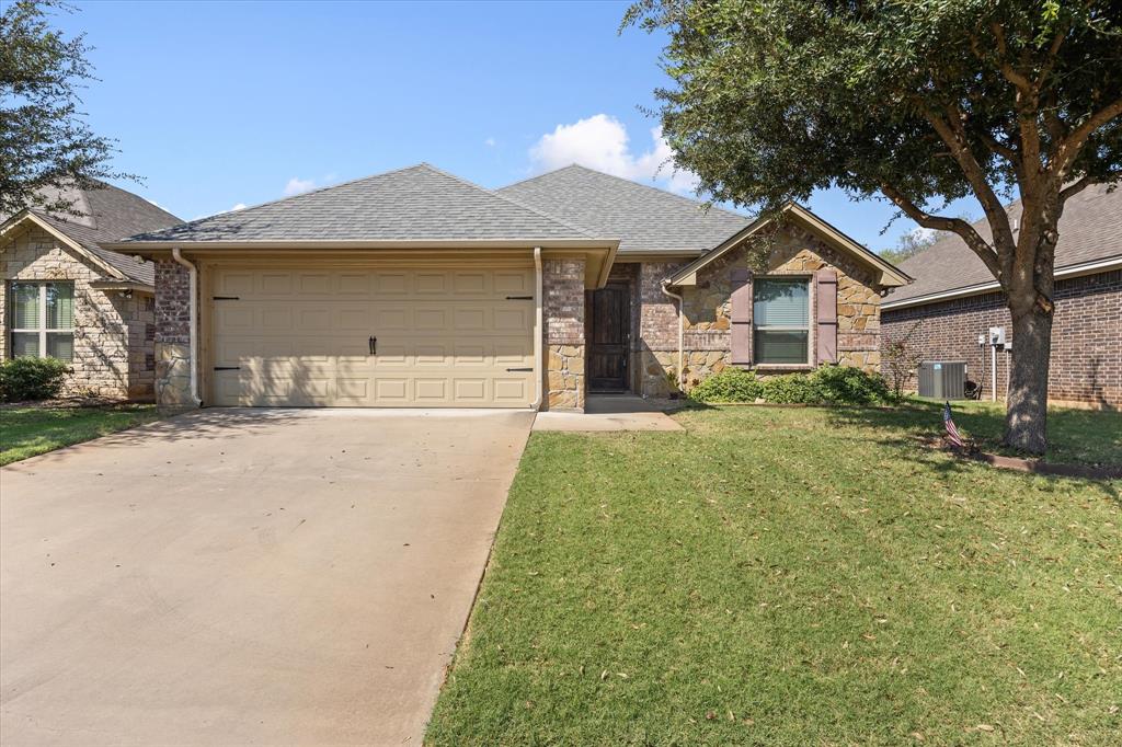 1411 Lauren Lane Property Photo 1