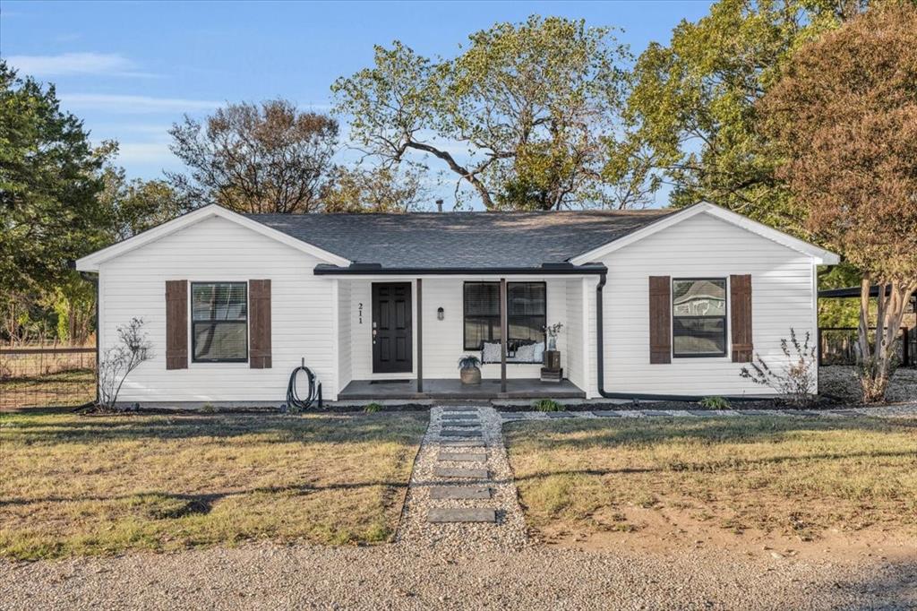 211 W Stegall Drive Property Photo 1