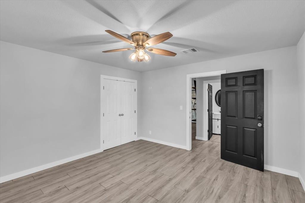 211 W Stegall Drive Property Photo 17