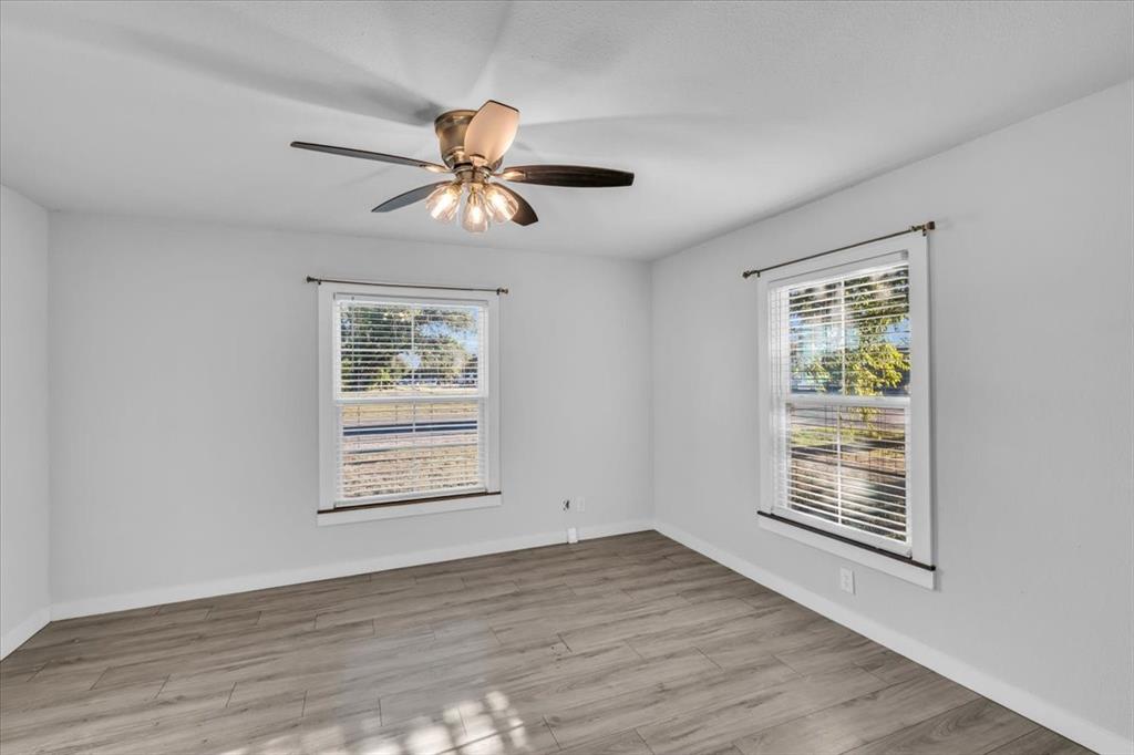 211 W Stegall Drive Property Photo 19