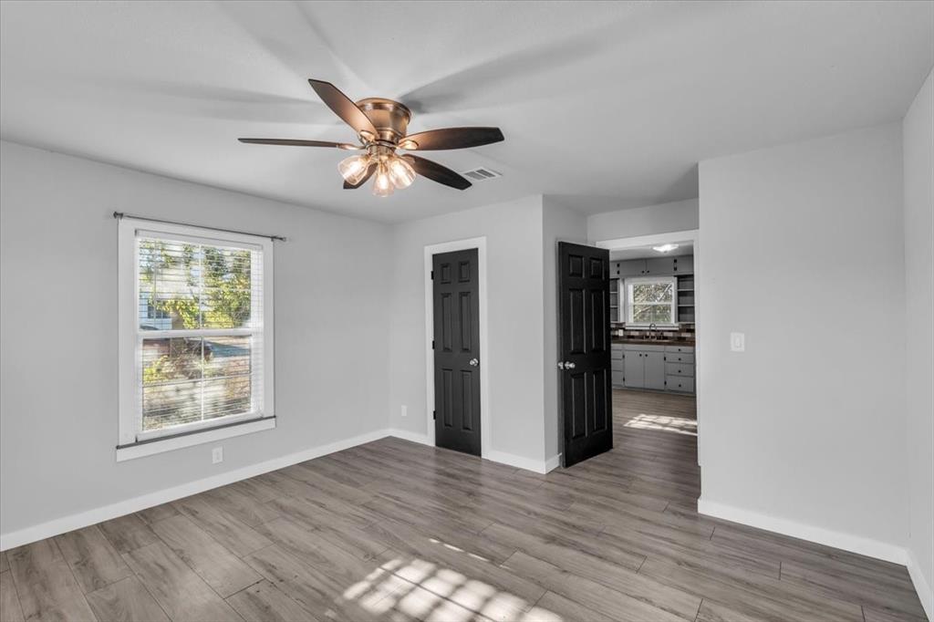 211 W Stegall Drive Property Photo 20