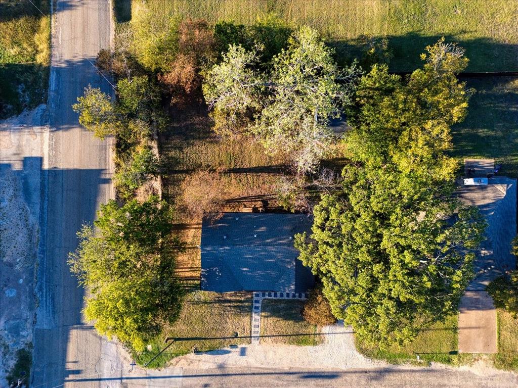 211 W Stegall Drive Property Photo 25