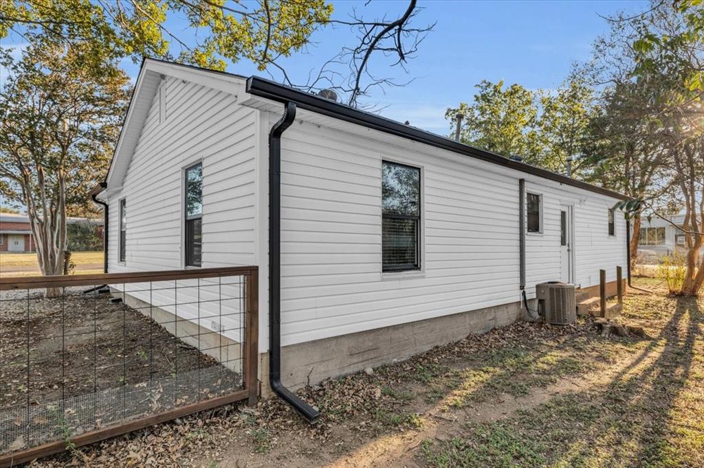 211 W Stegall Drive Property Photo 29