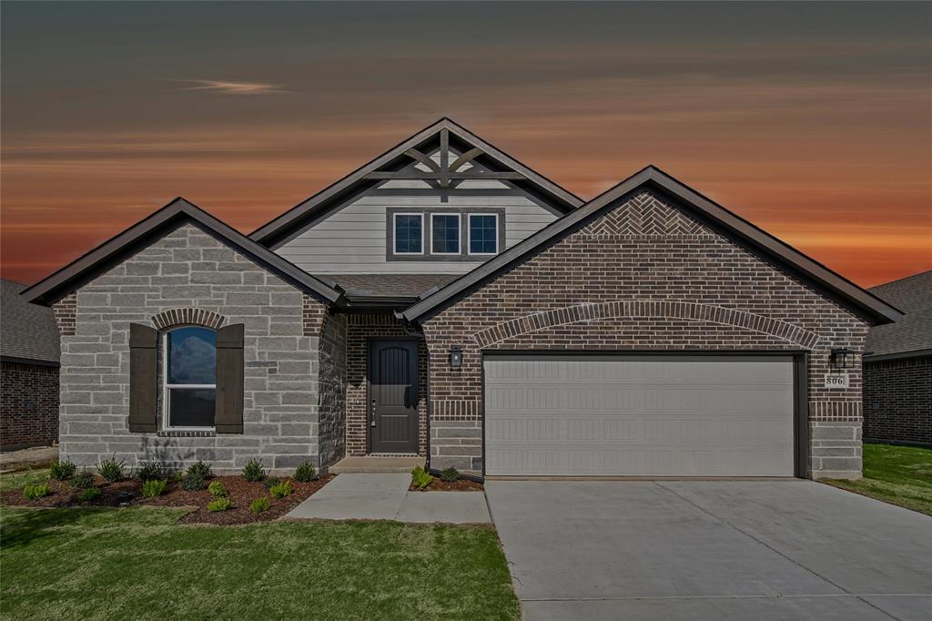 806 Silverleaf Drive Property Photo 1