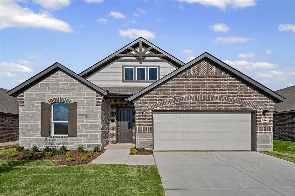 806 Silverleaf Drive Property Photo 3