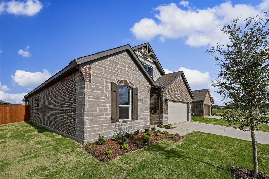 806 Silverleaf Drive Property Photo 4