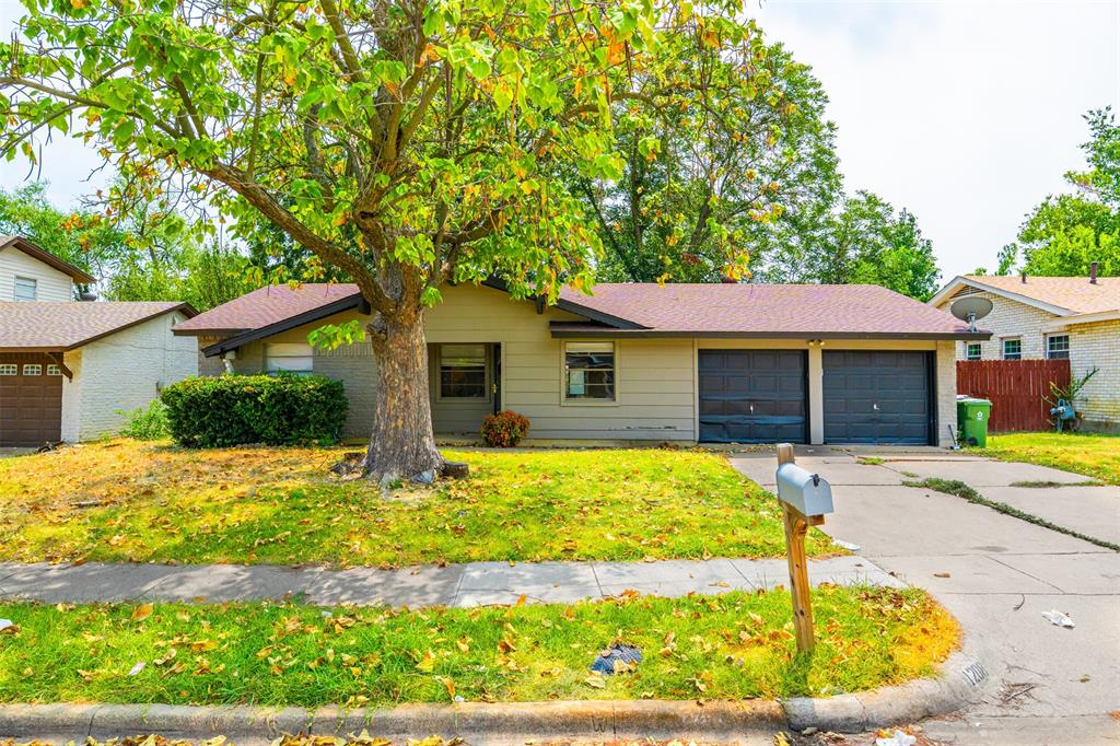 1208 E Timberview Lane Property Photo 1