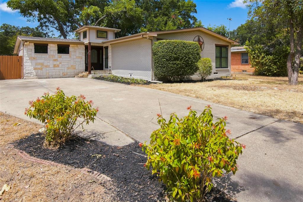 815 National Drive Property Photo 1