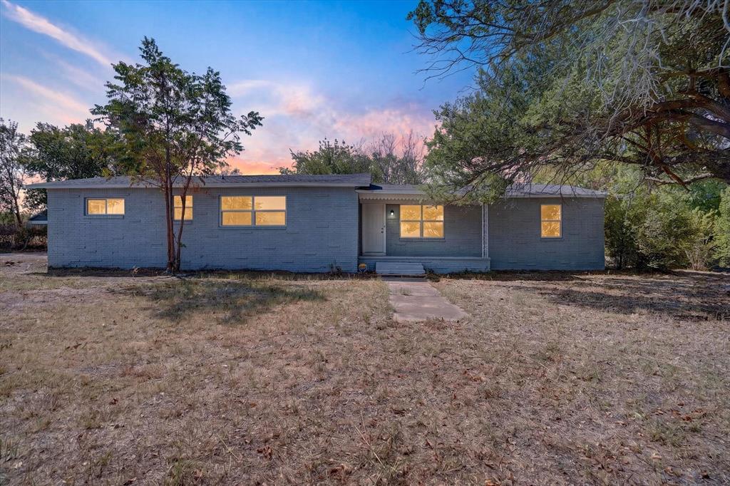 1225 W Belknap Street Property Photo 1