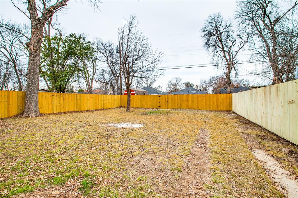 619 Pembroke Avenue Property Photo 6