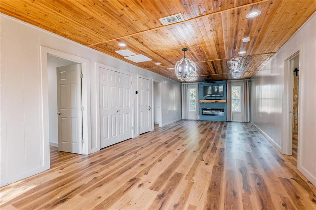 421 N Lazy Bend Road Property Photo 3