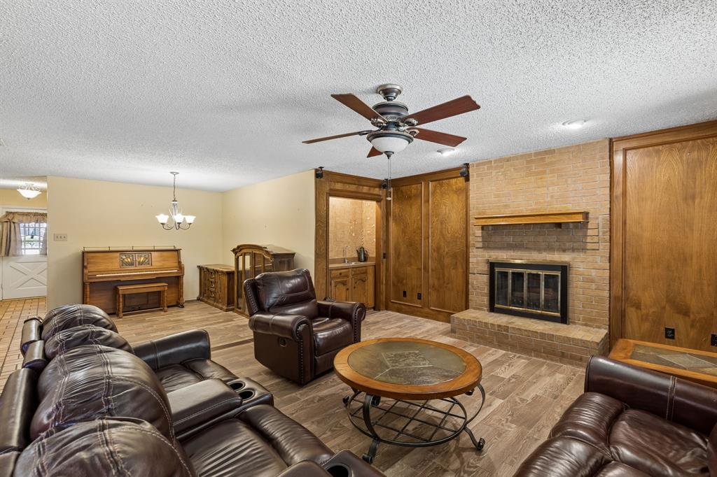 1310 Merrimac Trail Property Photo 4