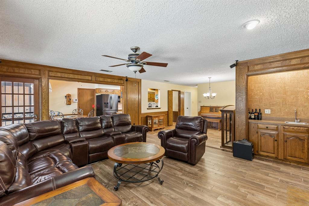 1310 Merrimac Trail Property Photo 6