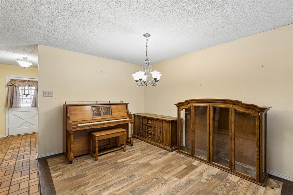 1310 Merrimac Trail Property Photo 7