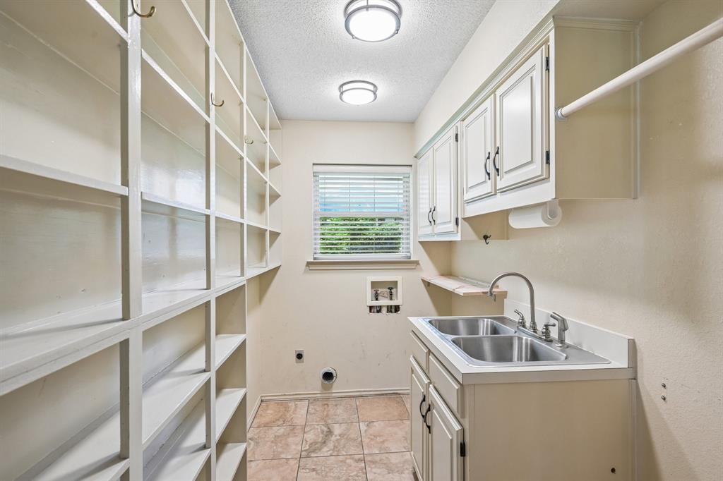 352 County Road 1299 Property Photo 16