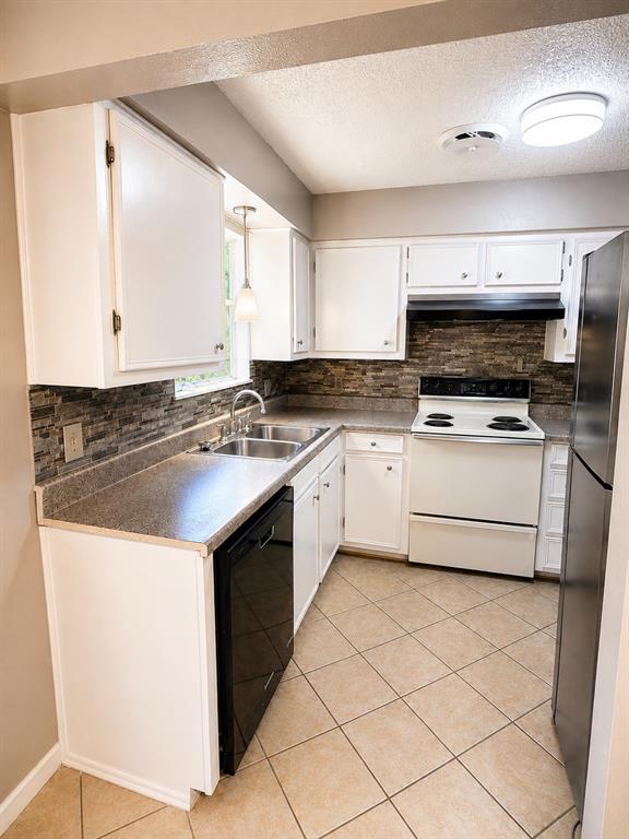 2026 Marsalis Drive Property Photo 9
