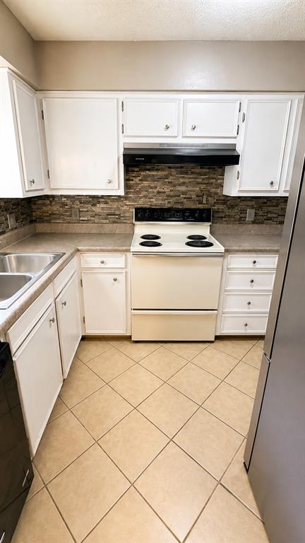2026 Marsalis Drive Property Photo 10