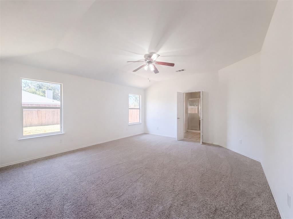 905 Acacia Drive Property Photo 4