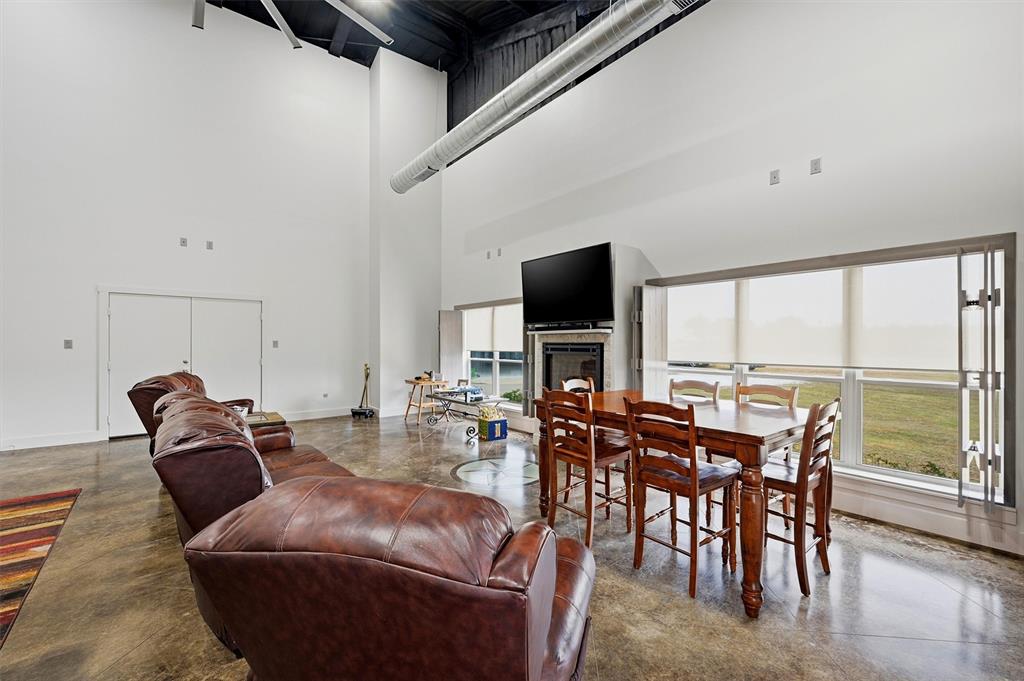 82 Cr 2112 Property Photo 12
