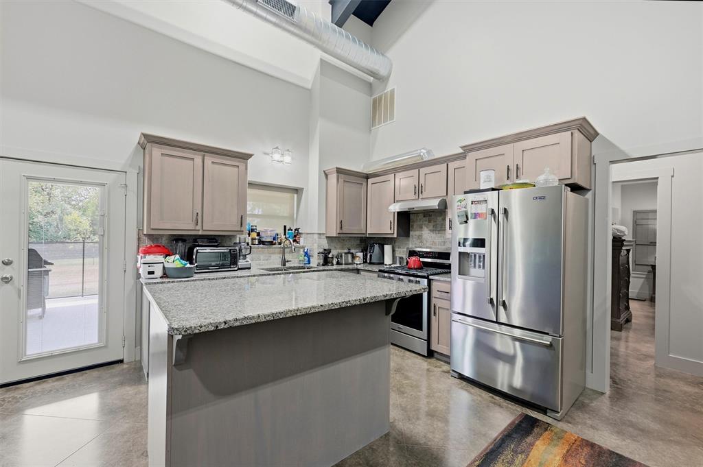 82 Cr 2112 Property Photo 16