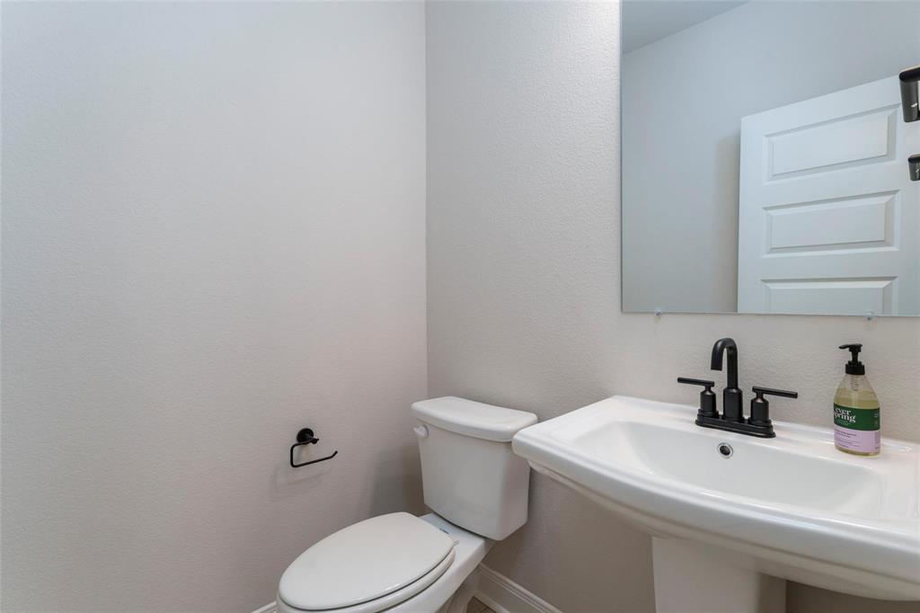 905 Carnation Drive Property Photo 12