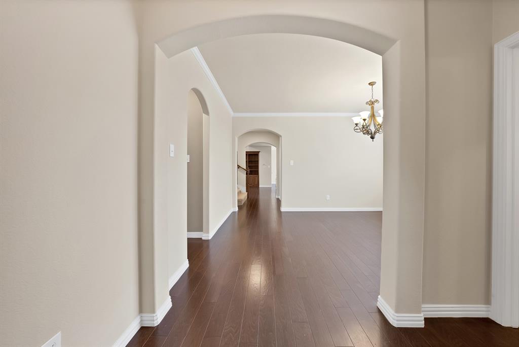 5004 Westport Drive Property Photo 6