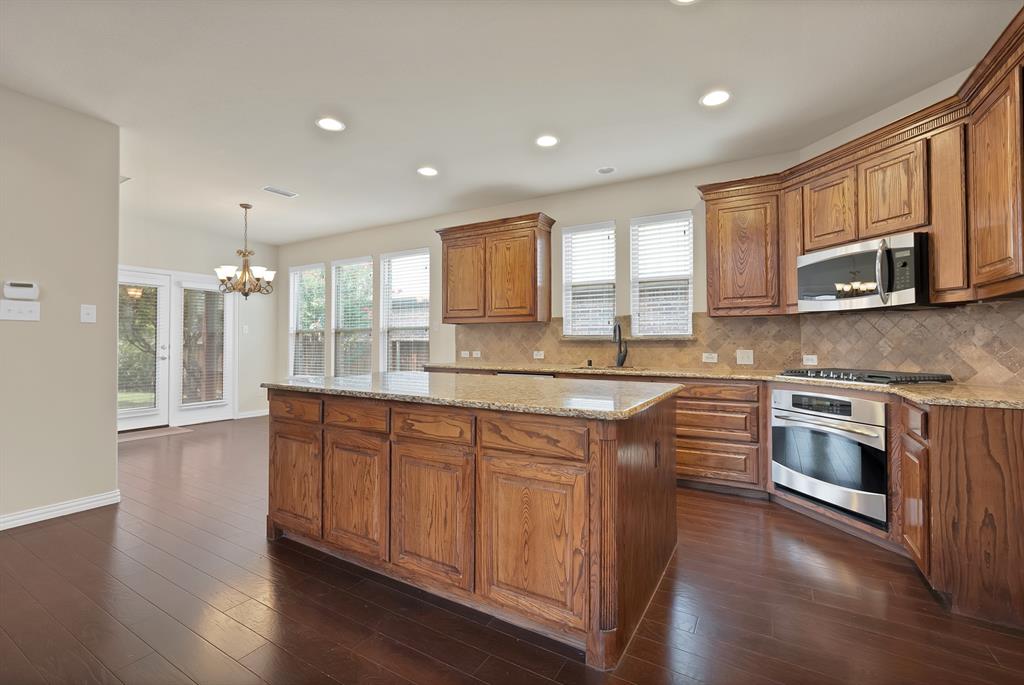 5004 Westport Drive Property Photo 11