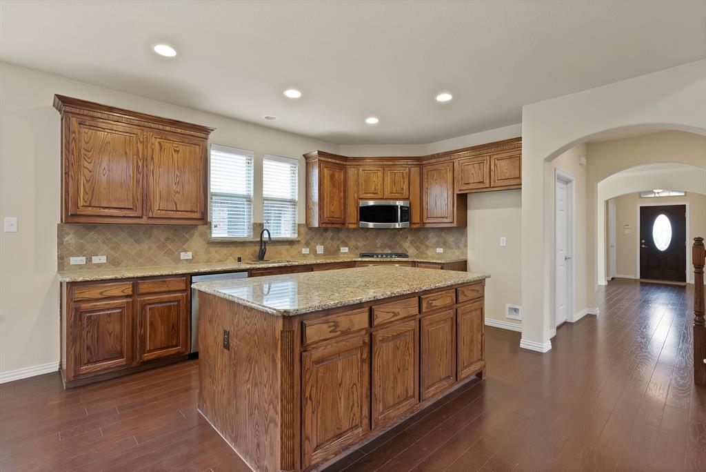 5004 Westport Drive Property Photo 13
