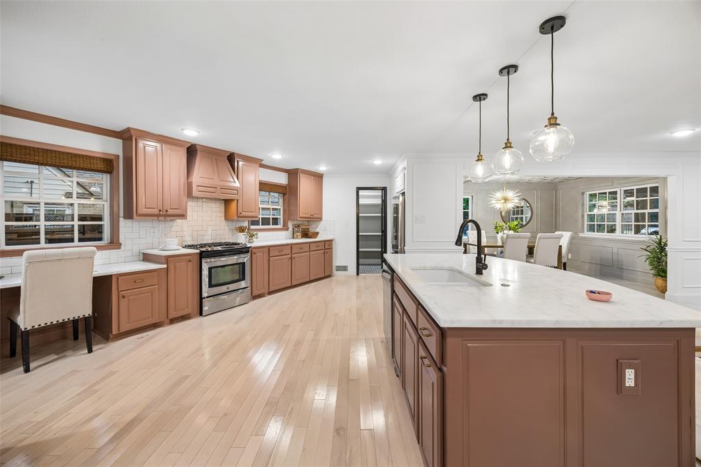 1212 N Oak Cliff Boulevard Property Photo 11