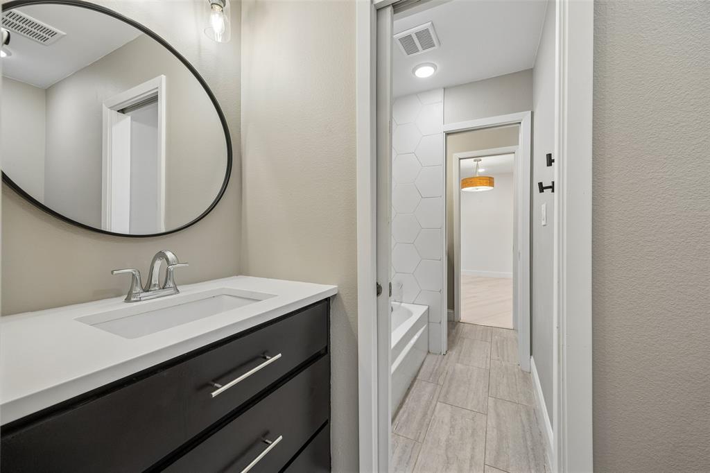 1212 N Oak Cliff Boulevard Property Photo 28