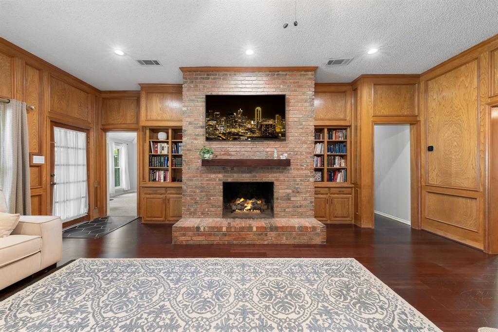 221 Manor Way Property Photo 8
