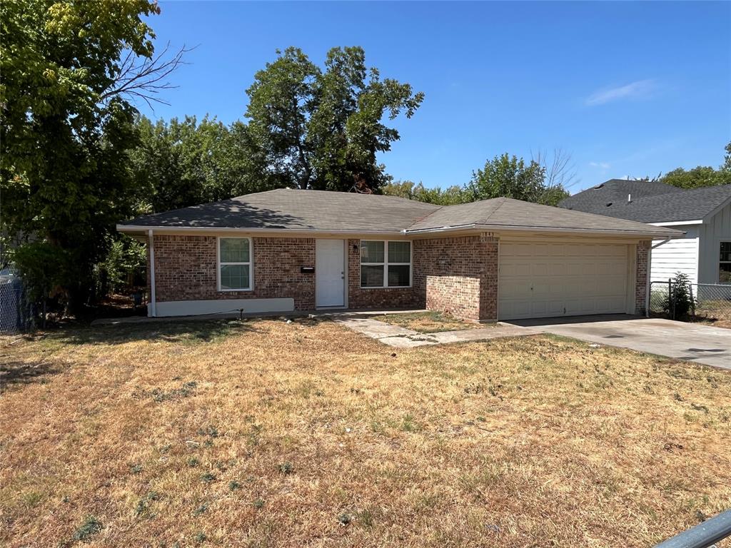 1843 Greendale Drive Property Photo 2