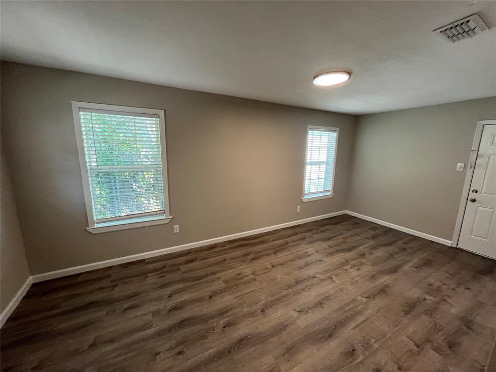 1843 Greendale Drive Property Photo 7