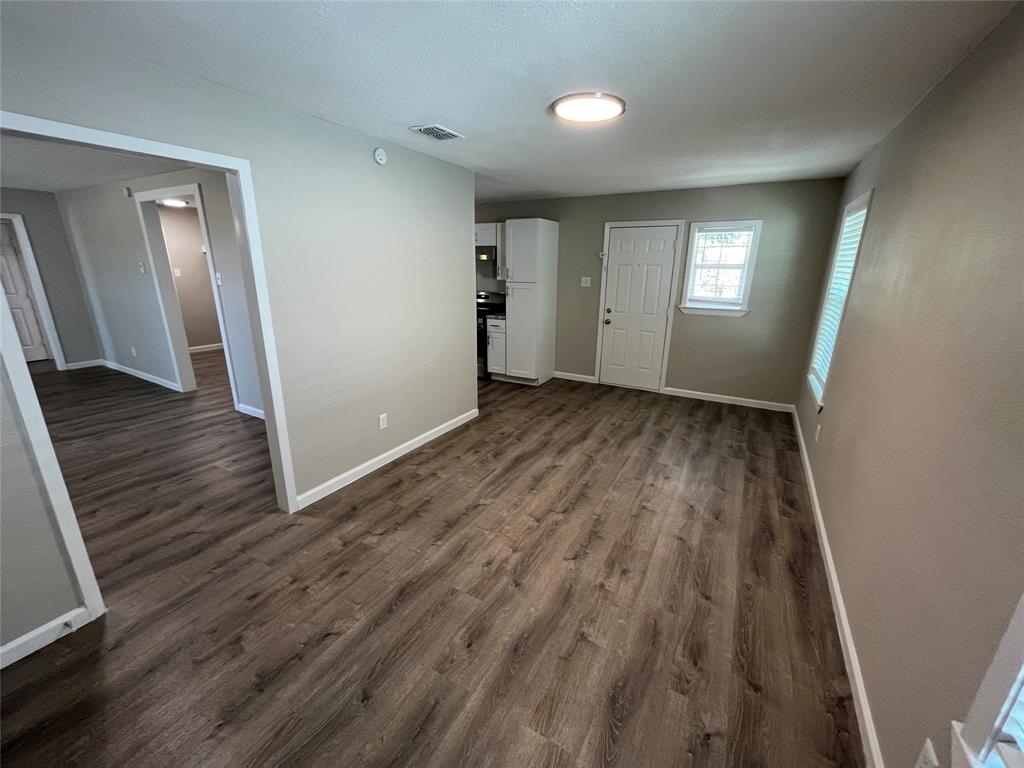 1843 Greendale Drive Property Photo 8