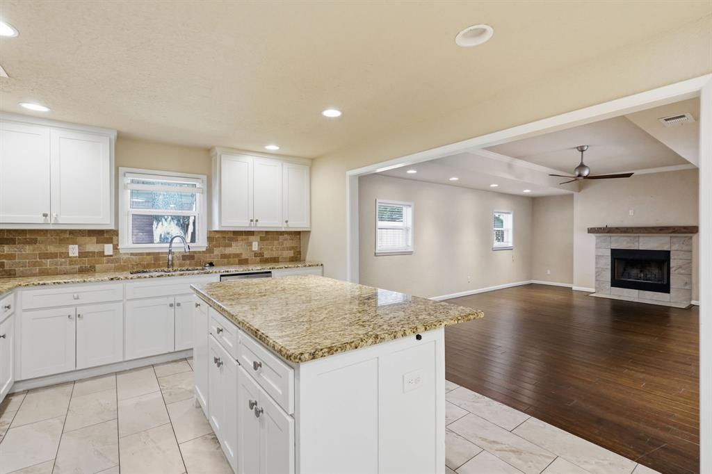 5708 Sunset Road Property Photo 4