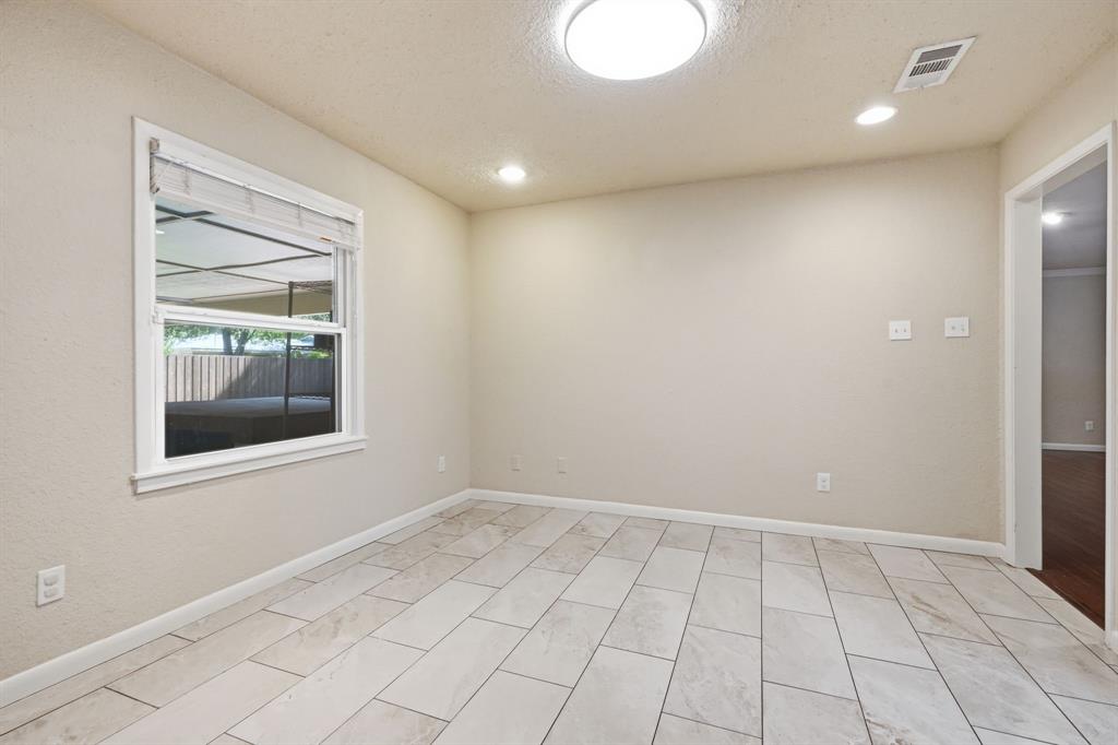 5708 Sunset Road Property Photo 9