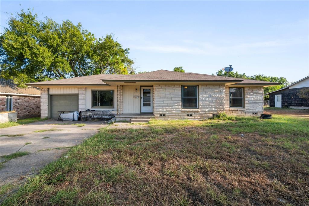 807 E Tyler Street Property Photo 1
