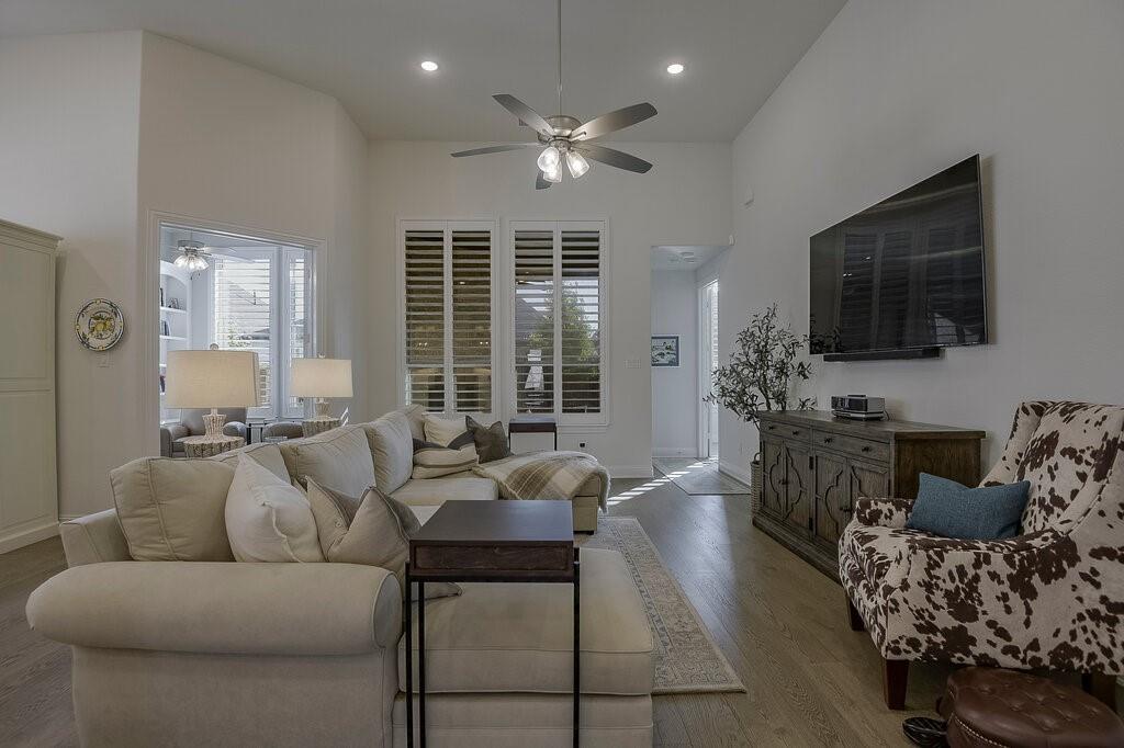 7577 Whisterwheel Way Property Photo 8