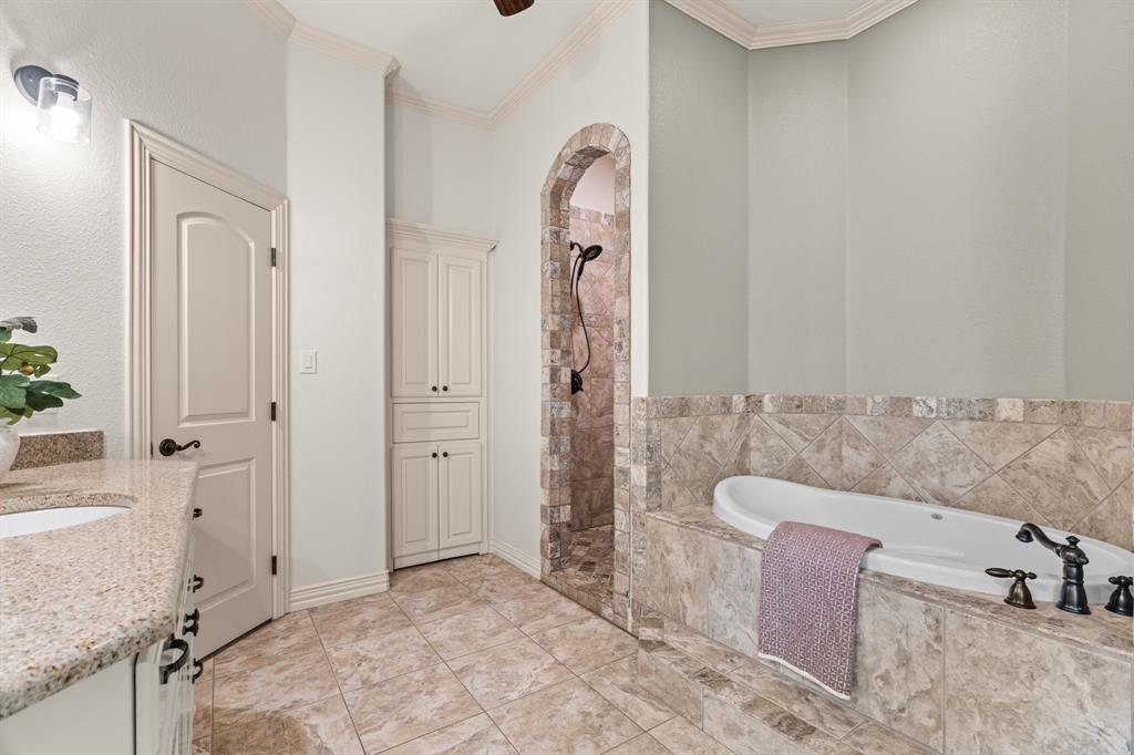 664 Manor Drive Property Photo 12