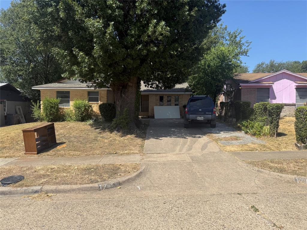 7935 Larchridge Drive Property Photo 1