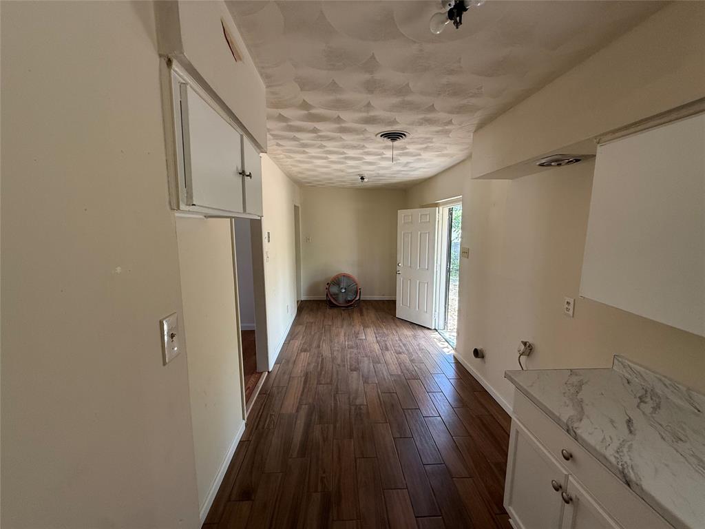 7935 Larchridge Drive Property Photo 7