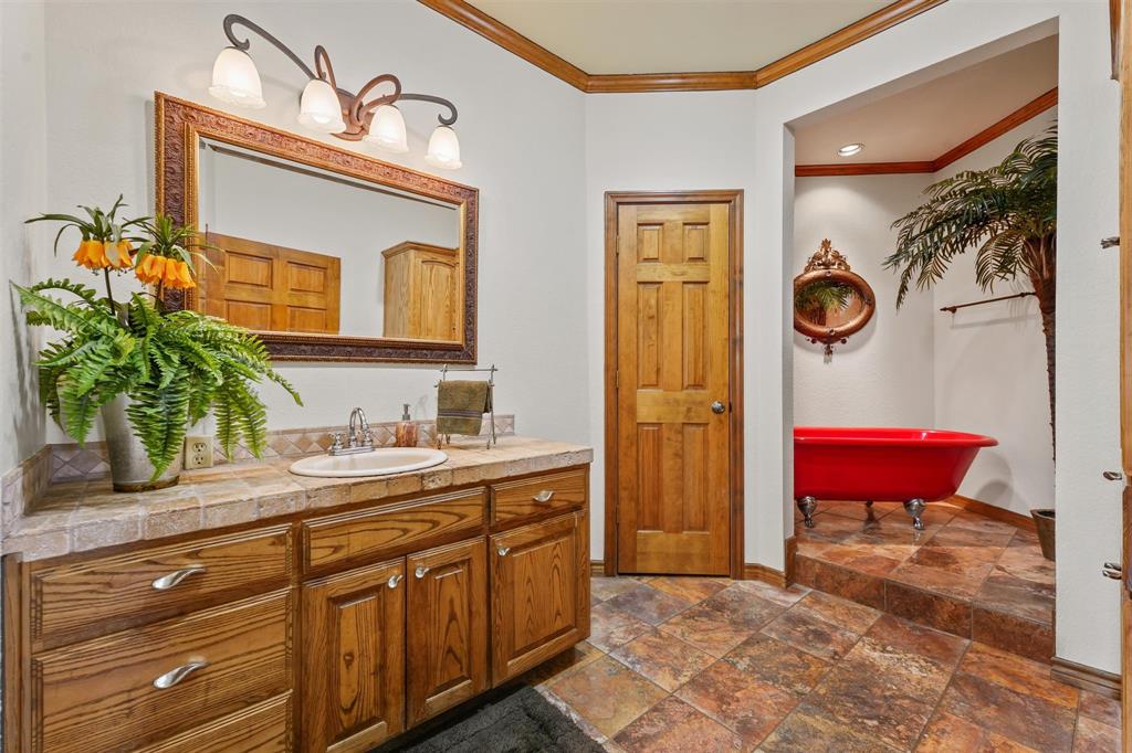 9711 Jim Christal Road Property Photo 24