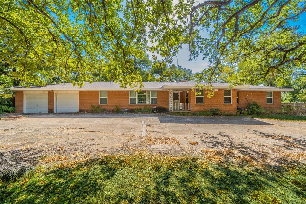 2314 Ingleside Drive Property Photo 1