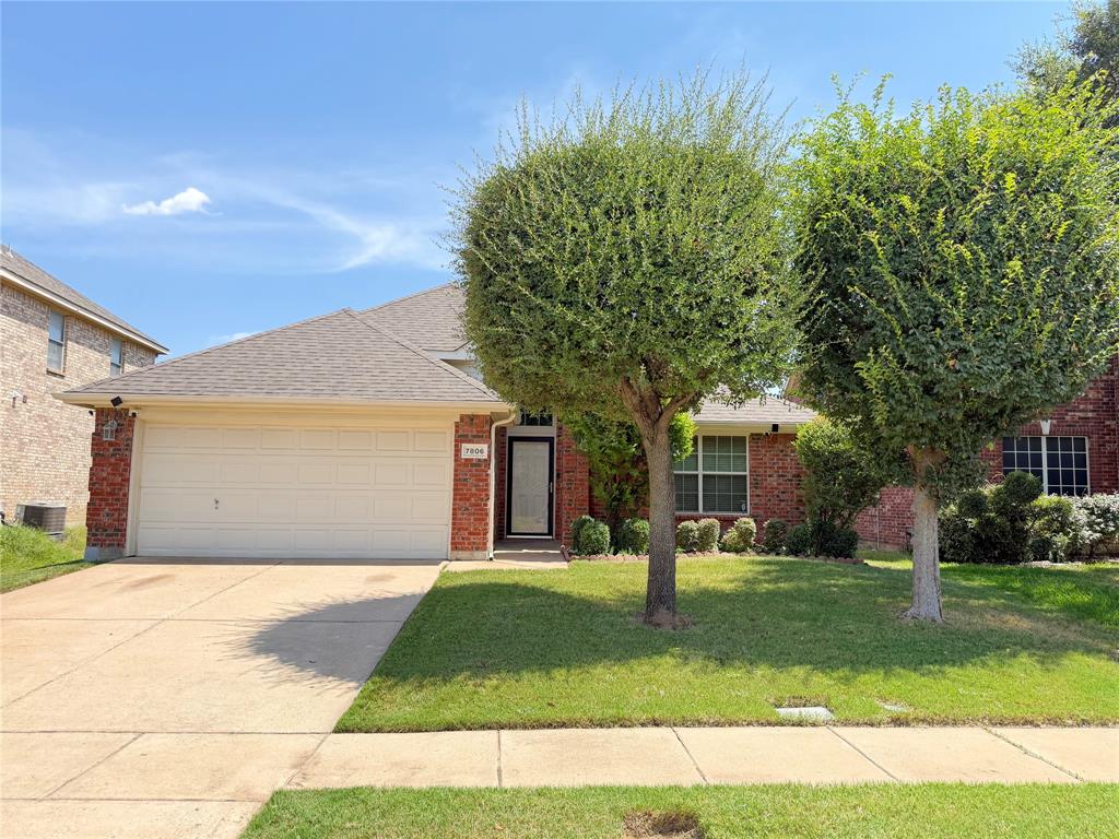 7806 Quiet Waters Drive Property Photo 1