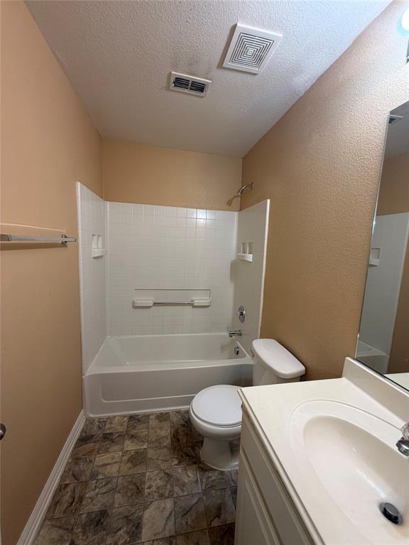 7806 Quiet Waters Drive Property Photo 18